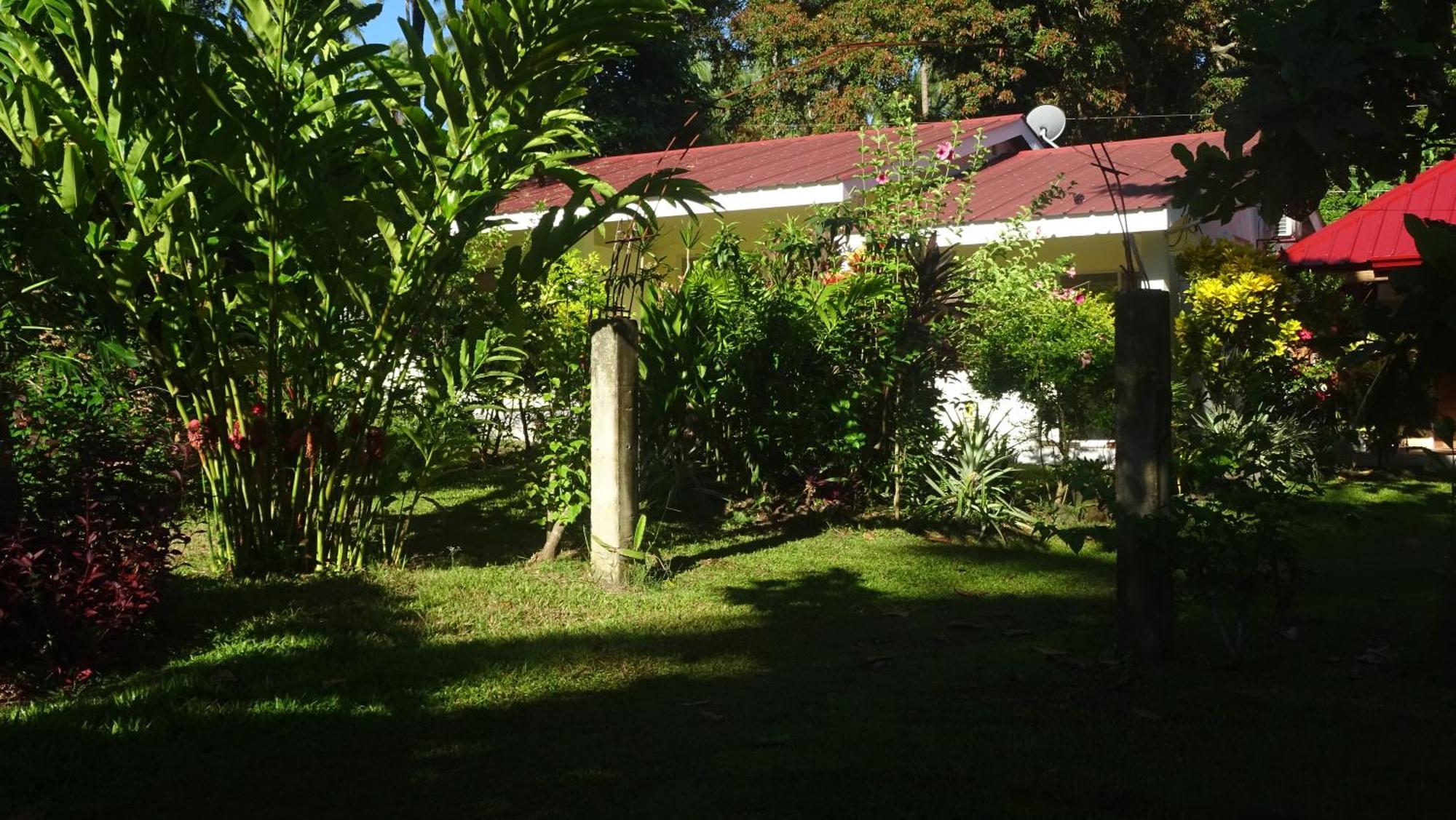 Acacia'S Cottages With Starlink Wifi Mambajao Exterior photo