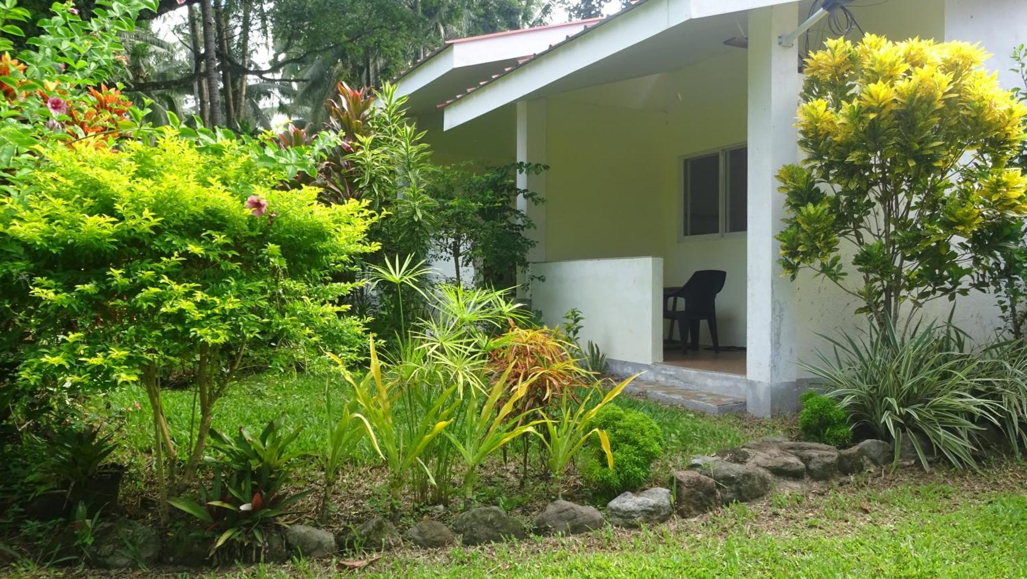 Acacia'S Cottages With Starlink Wifi Mambajao Exterior photo