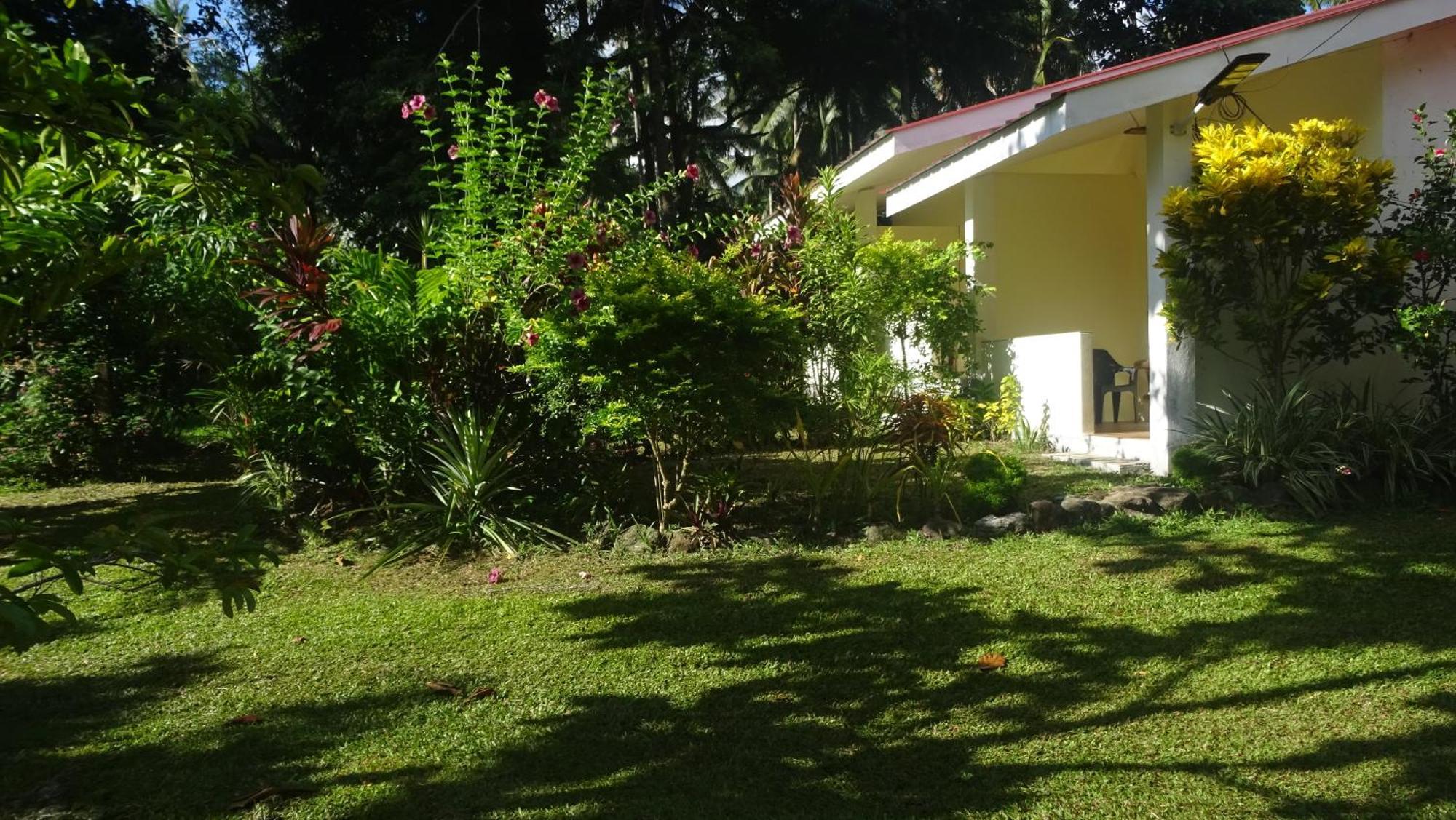 Acacia'S Cottages With Starlink Wifi Mambajao Exterior photo